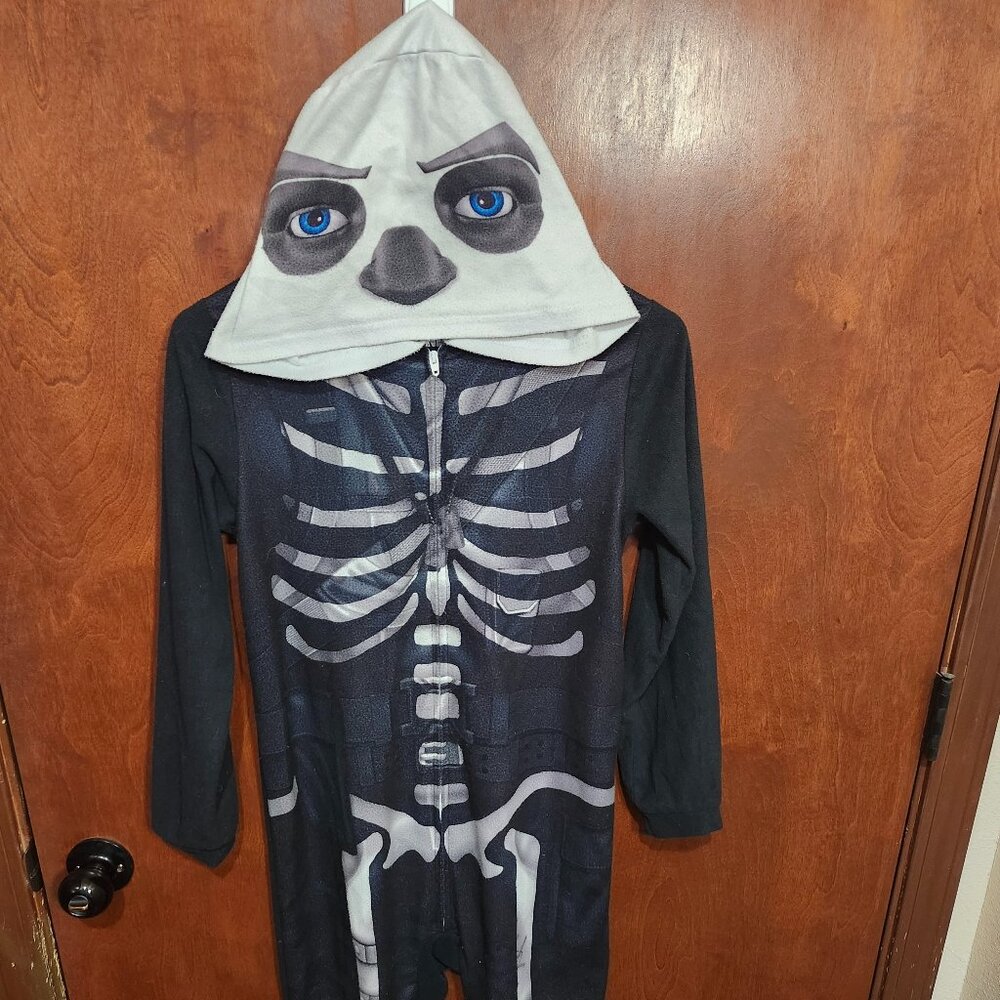 Fortnite Skull Trooper Youth Size 10/12 one pce Zip Up Halloween Pajamas Costume